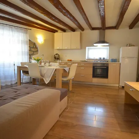 Apartamento Eleni *